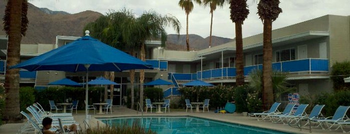 Canyon Club Hotel is one of Tempat yang Disukai Gerry.