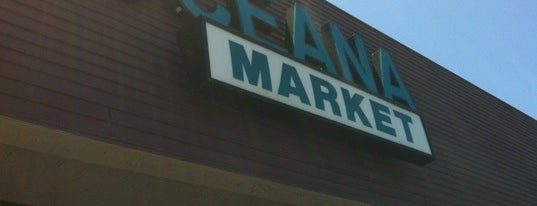 Oceana Market is one of Lugares favoritos de JoAnne.