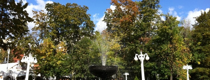 Jardin de l'Hermitage is one of Top 10 favorites places in город Москва, Россия.