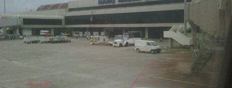 Hang Nadim International Airport (BTH) is one of Airports of Indonesia.