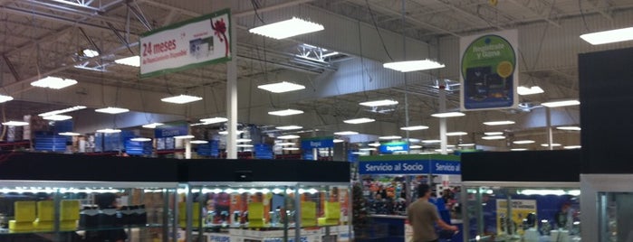 Sam's Club is one of สถานที่ที่ Cristina ถูกใจ.