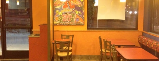 Taco Bell is one of สถานที่ที่ Julie ถูกใจ.