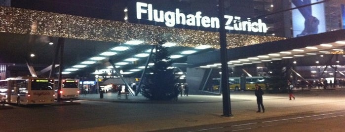 Zurich Airport (ZRH) is one of Aeroporto.
