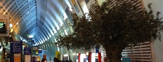 Gare SNCF d'Avignon TGV is one of Tempat yang Disukai Satrio.