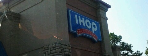 IHOP is one of สถานที่ที่ Char ถูกใจ.