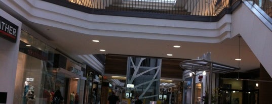 Pickering Town Centre is one of Locais curtidos por Jen.