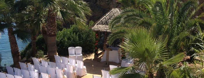 Amante Beach Club Ibiza is one of Restaurants.