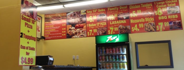 Lenzini's Pizza is one of Studio City Bars.