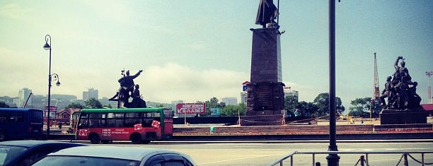 Площадь Борцов за власть Советов is one of Vladivostok.