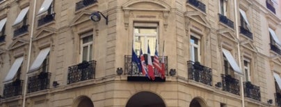 Hôtel Balzac is one of 🕊 Fondationさんの保存済みスポット.