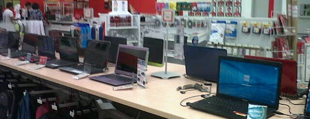 Office Depot is one of Locais curtidos por Zazil.