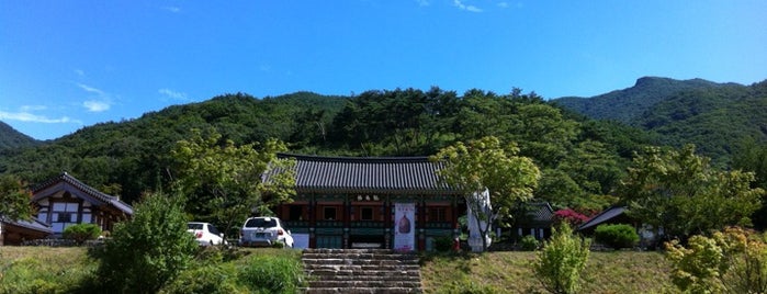 용흥사 (龍興寺) is one of Buddhist temples in Honam.