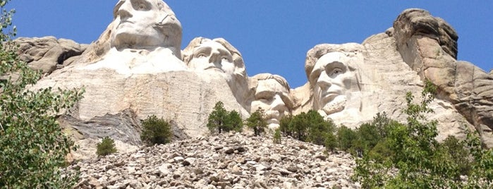 Mt. Rushmore Scenic Overlook is one of Tempat yang Disukai Debbie.