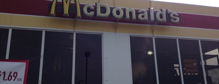 McDonald's is one of Lugares favoritos de Dionisia.