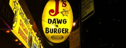 Mr. J's Dawg & Burger is one of Lieux qui ont plu à Tyler.