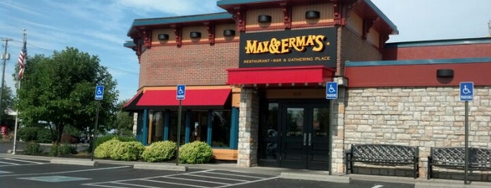Max & Erma's is one of สถานที่ที่ Kristopher ถูกใจ.