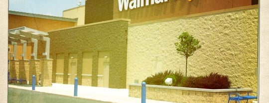 Walmart Supercenter is one of Whitni : понравившиеся места.