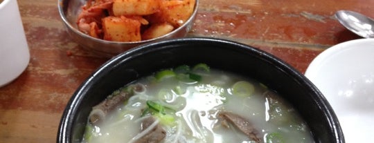 里門ソルロンタン is one of 한국인이 사랑하는 오래된 한식당 100선.