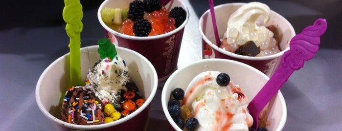 Menchie's is one of Annaさんのお気に入りスポット.