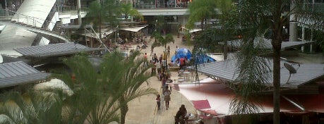 Centro Comercial Palmetto Plaza is one of cali.