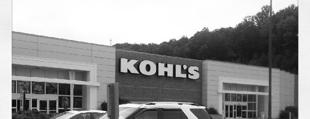 Kohl's is one of Lieux qui ont plu à Ebonee.