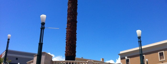 Plaza Del Quinto Centenario is one of 2Do San Juan.