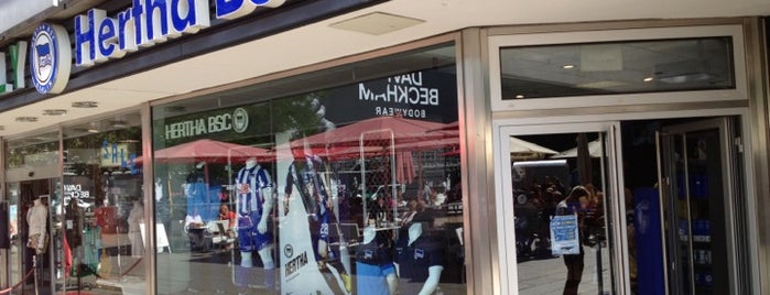 Hertha BSC Fanshop is one of Simónir 님이 좋아한 장소.