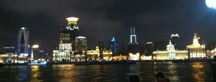Pudong Riverside Promenade is one of Weekend Shanghai Tour for Foreigners.