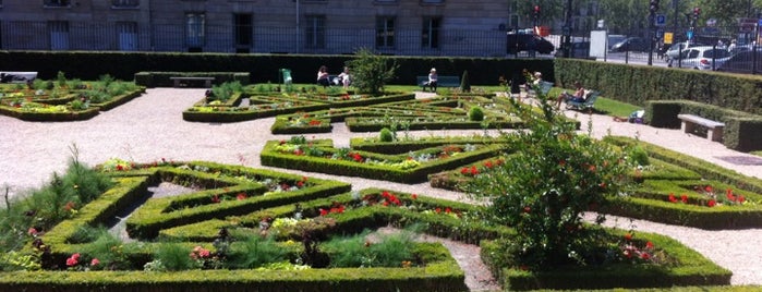 Jardin de l'Hôtel de Sens is one of Paris, France.