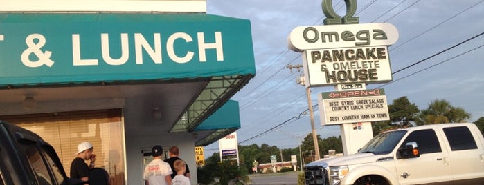 Omega Pancake House is one of Tempat yang Disukai Jackie.