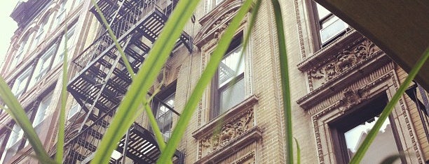 Sullivan Street Porch is one of Lugares guardados de Kimmie.