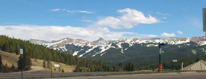 Vail Summit Rest Area, I-70, Elevation 10,630 ft is one of สถานที่ที่ Neal ถูกใจ.