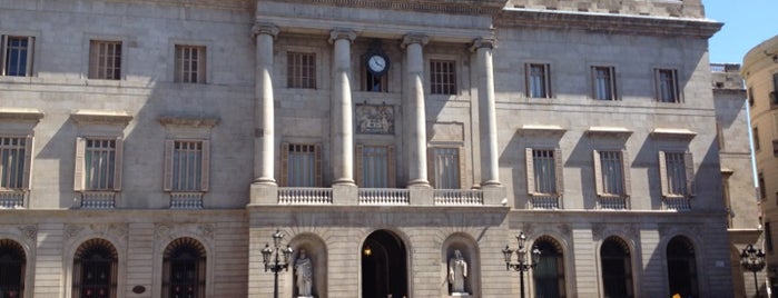Plaça de Sant Jaume is one of Caóticaさんのお気に入りスポット.