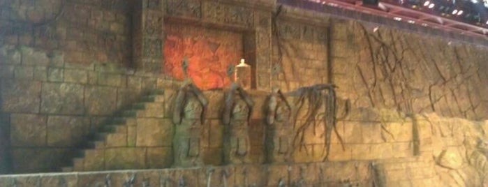 Indiana Jones Epic Stunt Spectacular! is one of Hurlywurld Sturdios!.