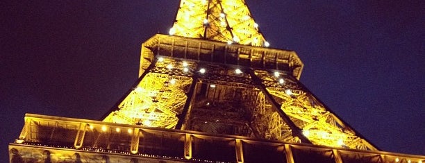 Torre Eiffel is one of World Traveler.