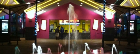 Regal Maui Mall Megaplex is one of Nickさんのお気に入りスポット.