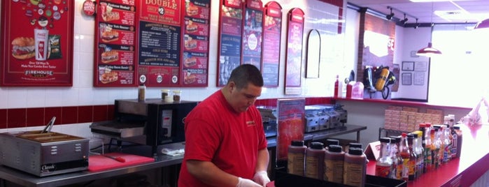 Firehouse Subs is one of Lugares favoritos de Ryan.