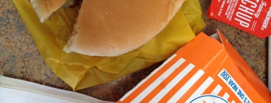 Whataburger is one of Lugares favoritos de Kimberly.