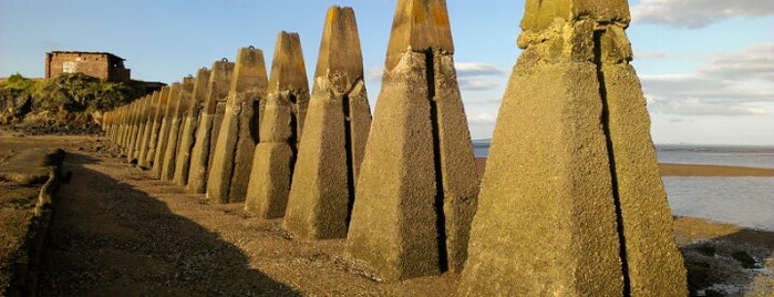 Cramond Shore & Beach is one of Эдинбурговое.