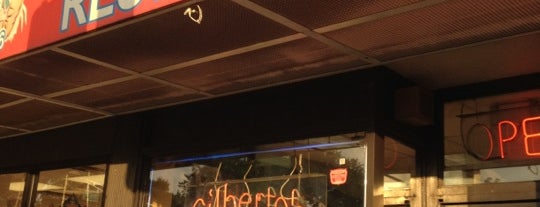 Gilberto's Restaurant is one of Tempat yang Disimpan ᴡ.