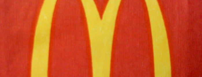 McDonald's is one of Davidさんのお気に入りスポット.