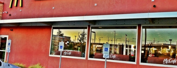 McDonald's is one of สถานที่ที่ Wally ถูกใจ.