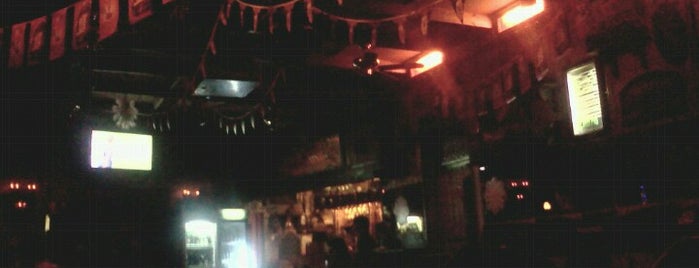 Klimo's Pub is one of Tempat yang Disukai Sara.