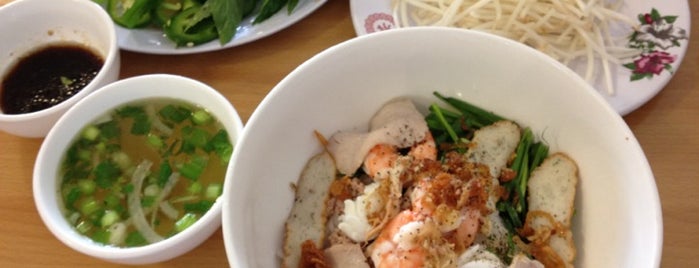 Hà Nam Ninh is one of San Francisco Must Eats for Visitors.