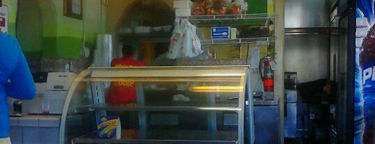 The Taco Shop is one of Lugares favoritos de Scott.