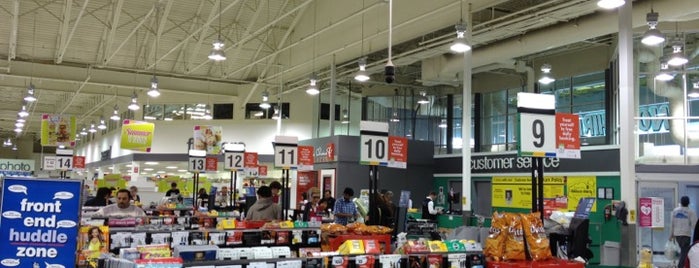 Real Canadian Superstore is one of Natz'ın Beğendiği Mekanlar.