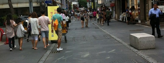 Insadong-gil is one of Guide to SEOUL(서울)'s best spots(ソウルの観光名所).