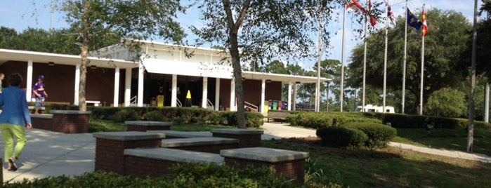 Alabama Welcome Center is one of Lieux qui ont plu à Lizzie.