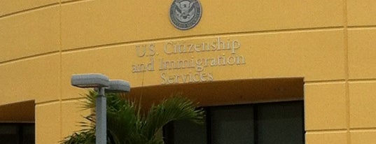 U.S. Department of Homeland Security USCIS Kendall Field Office is one of Gespeicherte Orte von Lucia.