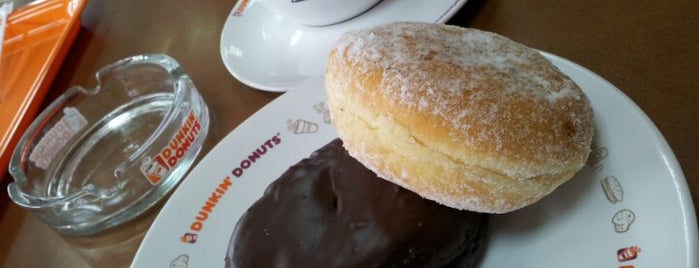 Dunkin' Donuts Menteng Prada is one of Schmear Badge.